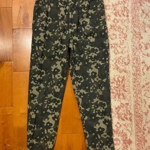 Anthropologie - camo paperbag pant